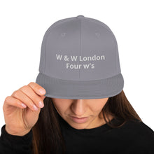 Load image into Gallery viewer, William & Whitney London Snapback Hat