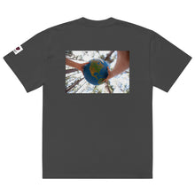 Load image into Gallery viewer, William &amp; whitney London Oversized faded t-shirt
