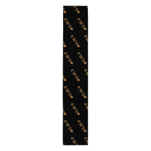 Load image into Gallery viewer, William &amp; Whitney London Table runner

