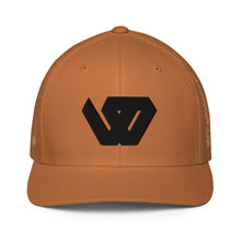 Load image into Gallery viewer, William &amp; Whitney London Closed-back trucker cap
