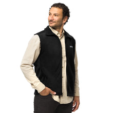 Load image into Gallery viewer, William &amp; Whitney London Men’s Columbia fleece vest
